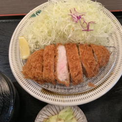 ロースカツ定食(130g)