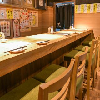 We have many spacious, private rooms with sunken kotatsu tables where you can relax.