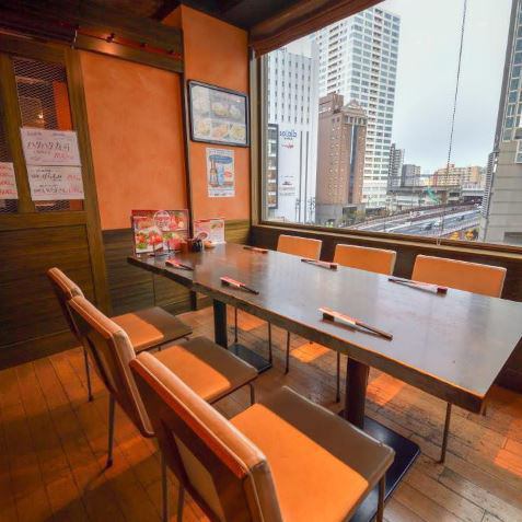 [Table seats] There are also seats with a scenic view overlooking Sendai Station and the city of Sendai.Enjoy beef tongue dishes while gazing at the night view at night ♪