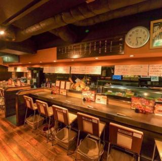 Counter seats perfect for one person.Please stop by for lunch or after work.