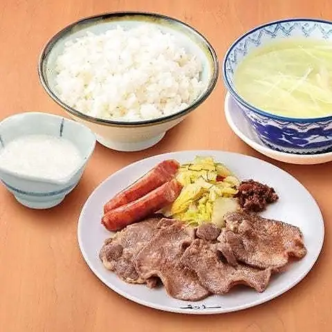 とろろ付き 薄切牛たん定食 4枚