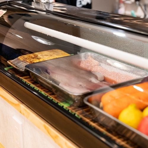 We deliver fresh fish to you.