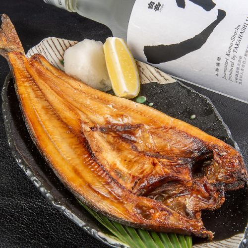 We pride ourselves on the fresh fish we serve, sourced through our own unique channels and delivered by a chef with over 20 years of experience in Japanese cuisine.Enjoy a wide variety of fresh fish dishes
