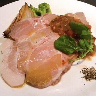 自慢の肉料理と生ビールは相性抜群◎飲み放題でお楽しみください