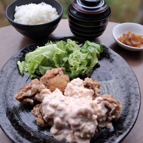 小田原産梅のタルタルソースを使用【チキン南蛮定食】