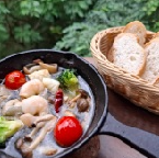 Shrimp and Oyster Ajillo (1-2 servings) *Includes 6 baguettes