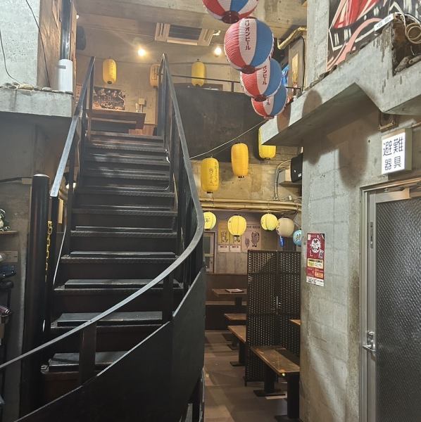 少人数のご宴会・飲み会にぴったり!ゆったり半個室は飲み会、宴会、女子会、誕生日、記念日にぴったり♪隠れ家空間なので周りを気にせずに楽しい時間をお過ごしいただけます♪落ち着いた店内が当店の自慢◎県庁前駅から徒歩1分の好立地です♪