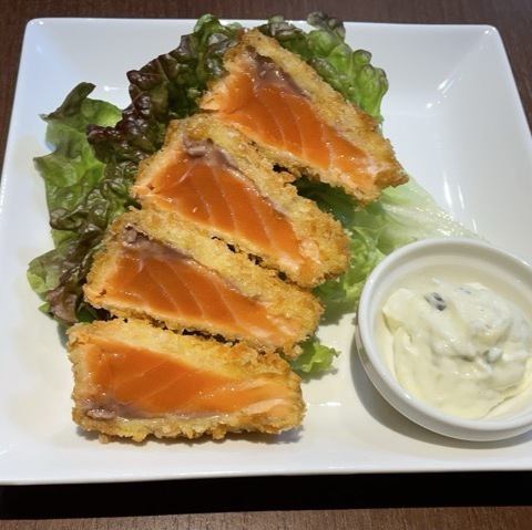 サーモンのレアカツ