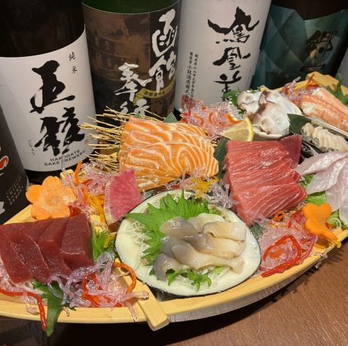 おすすめ！漁師直送の鮮魚を贅沢に味わう刺身盛り合わせ◇港町の恵みを堪能