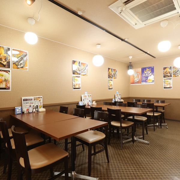 ≪個室完備＆団体利用OK！落ち着きある和空間≫少人数のデートや家族利用に最適なテーブル席から、6名まで利用可能な個室、さらに最大30名まで対応可能な団体席まで完備。周囲を気にせずゆったりとくつろげる空間は、接待や宴会、観光利用にもぴったり。函館の夜を彩る料理と共に、心地よい時間をお楽しみいただけます。