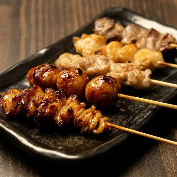 【がみまるに来たらまずはコレ】おまかせ串焼き5本盛り♪じっくり火入れしたこだわりの逸品です！