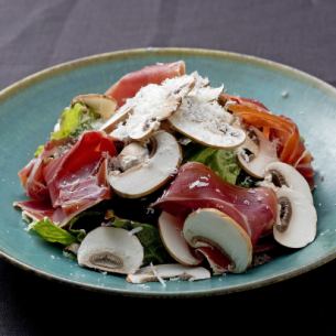 Prosciutto and mushroom salad with balsamic dressing