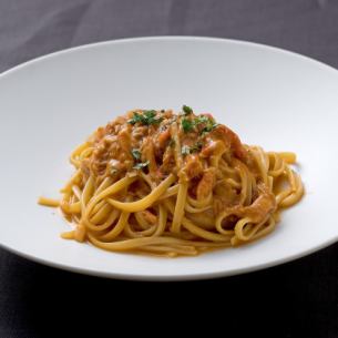 Linguine with Blue Crab Bisque Cream Sauce