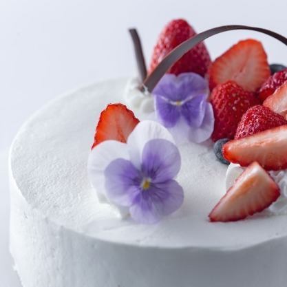 ホールケーキ(苺)