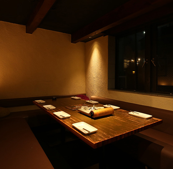 内装もお料理もデートにぴったり♪夜景を見ながら楽しめます！
