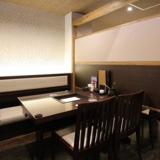 프라이빗감이 있어 느긋하게 편안한 공간이 되고 있습니다.최대 20명까지 준비할 수 있습니다.