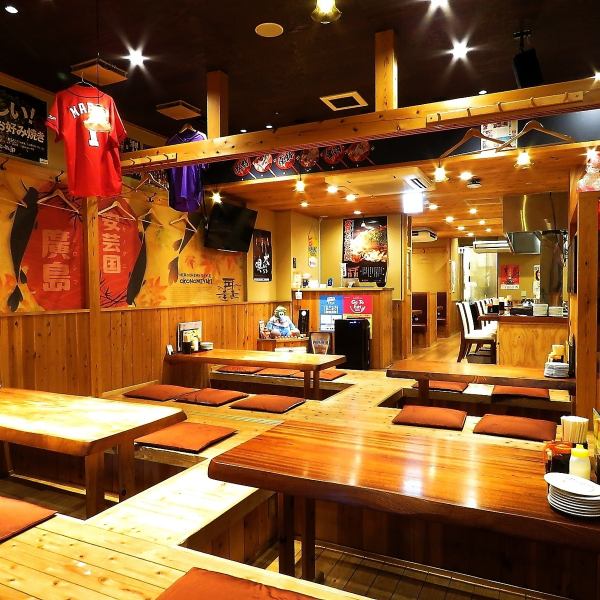 ◇掘りごたつで宴会24名様！◇人気の掘りごたつ席は開放感を感じつつ、会社のご宴会はもちろん、ご友人やご家族、大切な方との楽しい一時をお過ごしください♪じゃけんだからこそ味わえる雰囲気と本格鉄板料理を是非ご賞味ください。