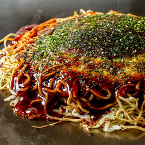 本格お好み焼きをアツアツでお召し上がりください。