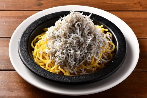 【のせ放題パスタ】釜揚げシラスのスープペペロンチーノ 