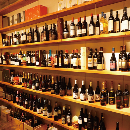 Carefully selected wines from directly managed wine shops!