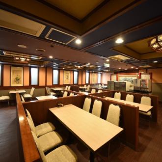 [Chartered on the 2nd floor] Please contact us for rental of each floor! The layout is centered around a table for 4 people with 71 seats in total ♪