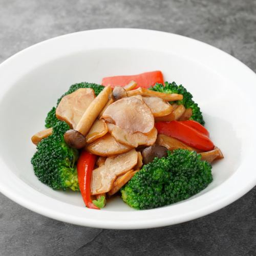 Stir-fried abalone with oyster sauce