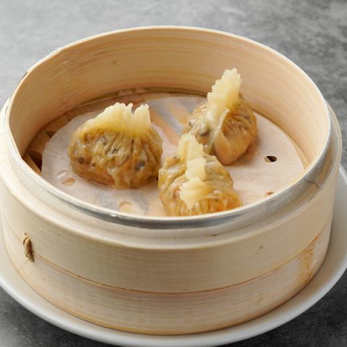 Shark fin steamed dumplings