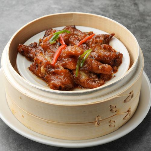 Steamed chicken legs with black bean sauce