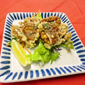 Fried soft shell crab with salad