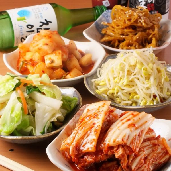 【本場のつきだし】1品注文で必ずつきだしが付いてくる！ボリューム満点でおなかも心も満たします☆