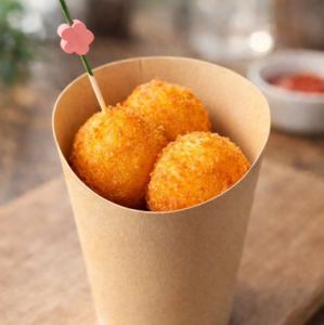 薩圖克羅（3件）