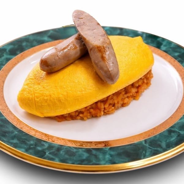 木のぬくもりを感じられる店内はアットホームで温もりを感じさせる雰囲気です。自然光が差し込む明るい店内と開放的なレイアウトです。眺めを楽しみながらお食事をとっていただけます。