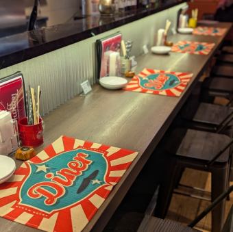 まるで海外！気軽に座れるカウンター席！