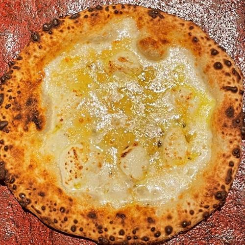 《チーズ系》4種チーズとハチミツのクワトロフォルマッジョ