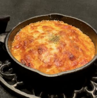 《トマトソース》石窯で焼いたグツグツラザニア