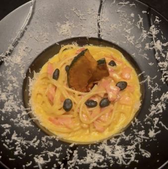 《クリームソース》ベーコンとかぼちゃのクリームパスタ