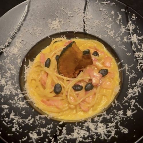 《クリームソース》ベーコンとかぼちゃのクリームパスタ