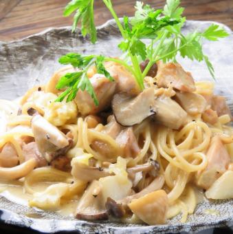 Creamy Chicken and Mushroom Pasta