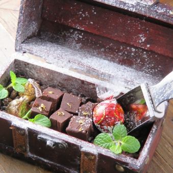 Raw Chocolate in Treasure Box