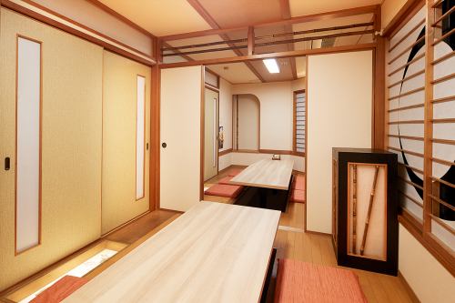 It is a private room space that can be used for private scenes.The sunken kotatsu seats can accommodate 2 to 15 people.