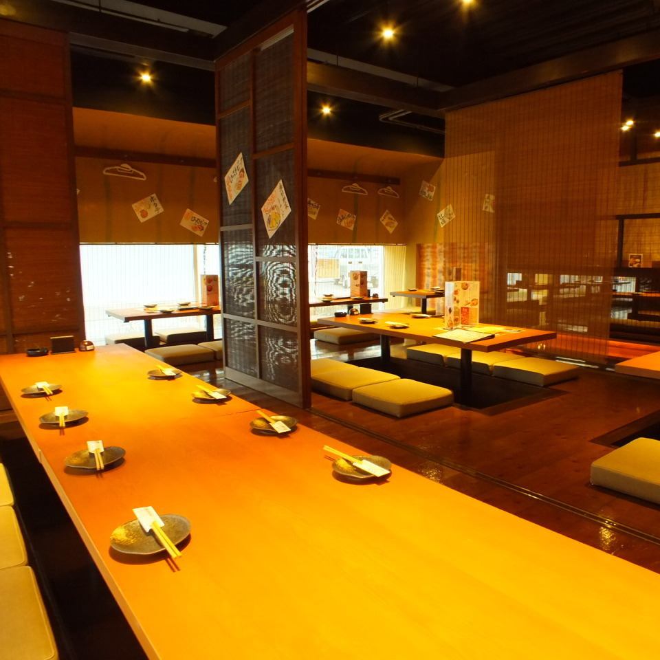 We have a tatami room that can accommodate up to 40 people.
