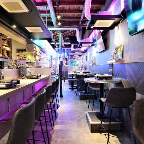 20名様~40名様で貸切も承ります★ご友人との集まりや会社宴会は勿論、K-POPファンや韓国ドラマファン同士でのPARTYにもご利用頂けます♪ネオンライトが映えるモダン空間でお楽しみください!