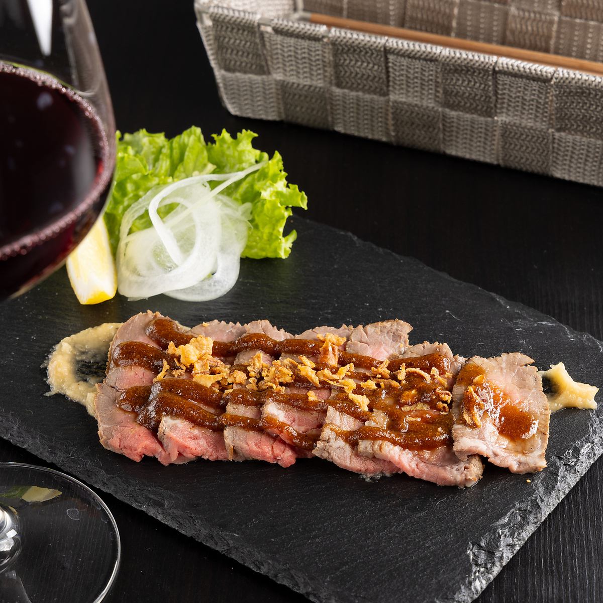 2 minutes walk from Taisho Station! Enjoy homemade roast beef and creative pasta! Perfect for banquets and girls' night out!