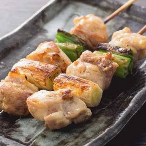 【創業から愛され続けた秘伝ダレが決め手】桜姫鶏の手仕込み焼き鳥