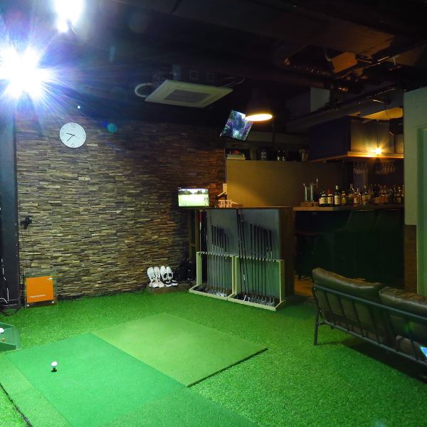 当店は神泉駅徒歩1分・渋谷駅徒歩5分・池尻大橋駅徒歩7分の好立地！近辺で飲まれてからの二次会利用や早い時間からシュミレーションゴルフを楽しむにおすすめです！