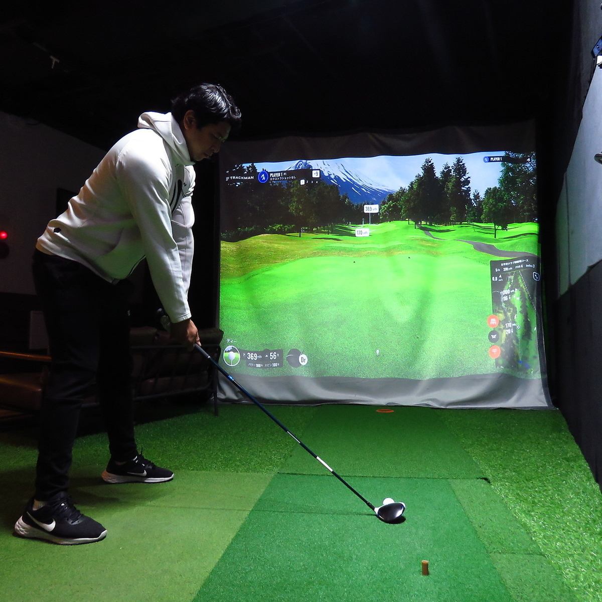 シュミレーションゴルフが楽しめるバー！4名様から貸切可能！