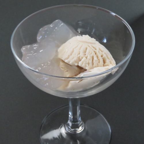 ≪心地よい甘さととろける食感≫日々の疲れを癒やすデザートを◆わらびもち500円(税込)