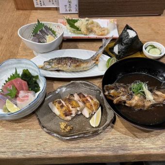 【忘新年会などの宴会に◎】お造りや焼き物など全8品⇒4000円（＋2000円で2H飲み放題付きに♪）