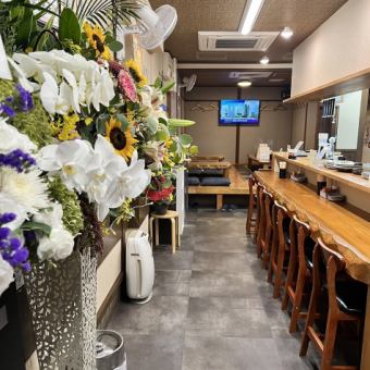 A TV monitor is also installed ◎ You can enjoy your meal and alcohol while watching TV slowly!