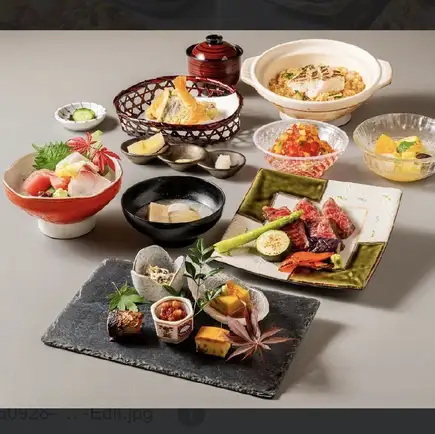 【晚餐】【仅限网上预约】套餐：8000日元（含税）尽享日本黑毛和牛！
